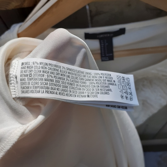 💥3/$25💥 NWT LACE DRESS-S - Picture 4 of 5